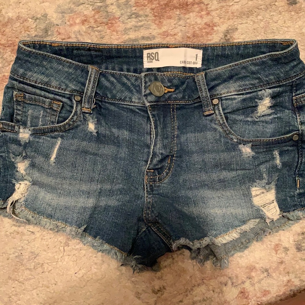 Tilly’s dark wash Denim Shorts